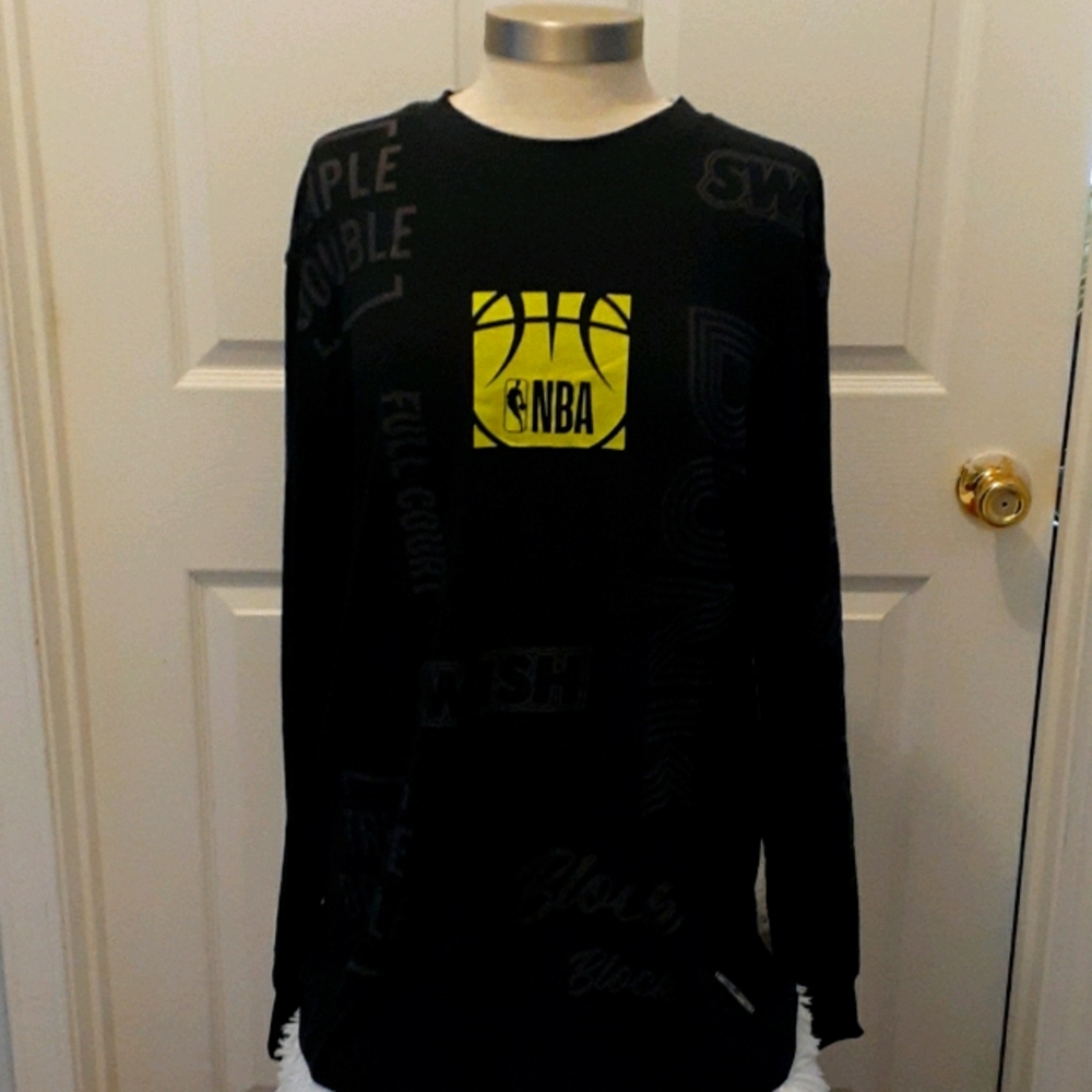 NWT NBA mens long sleeve shirt